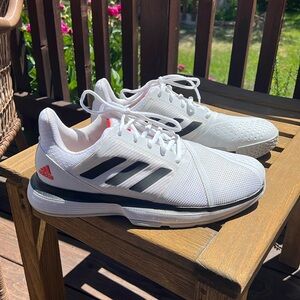 Adidas courtjam bounce tennis shoe